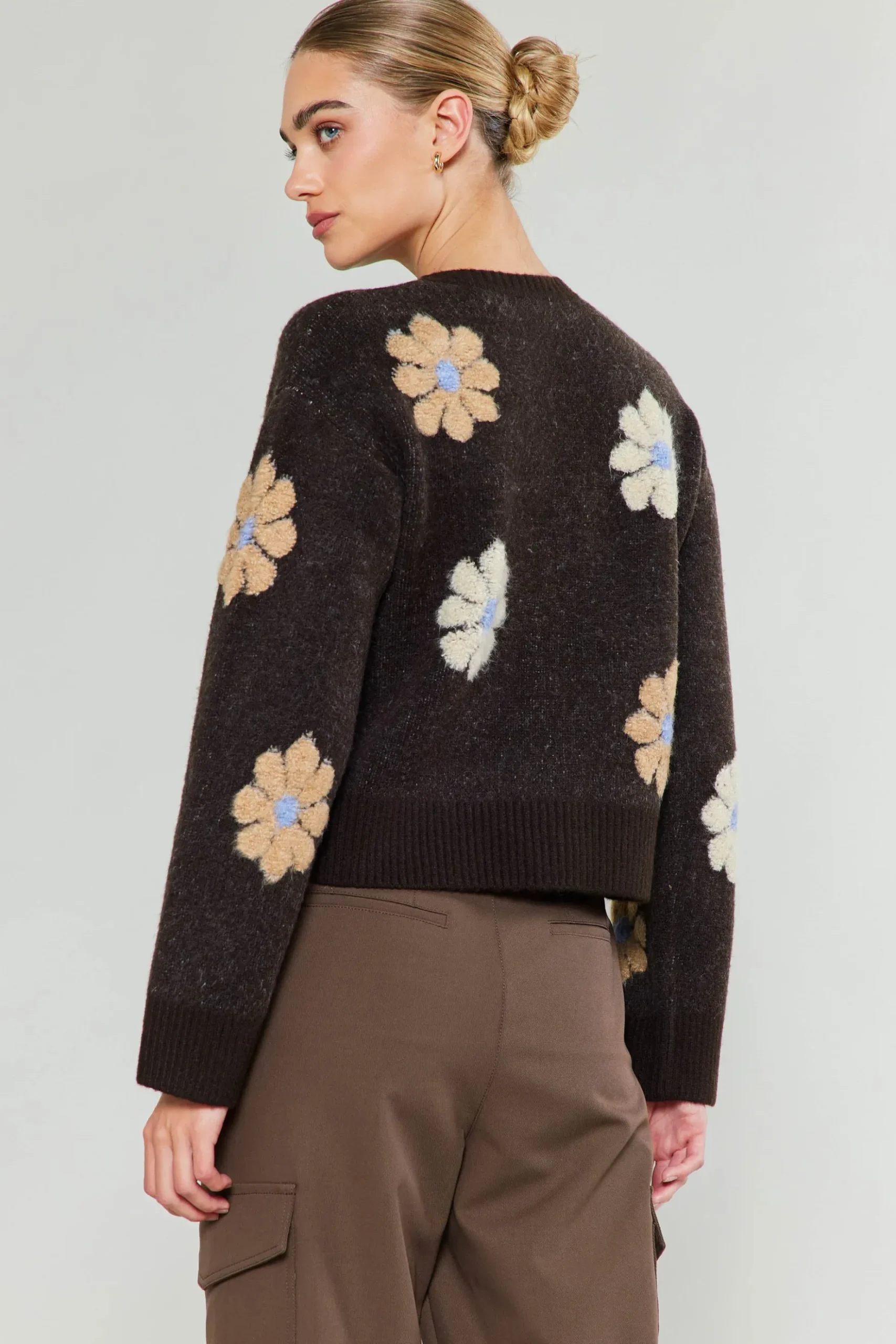 Current Air Daisy Embroidered Sweater BROWN Hot