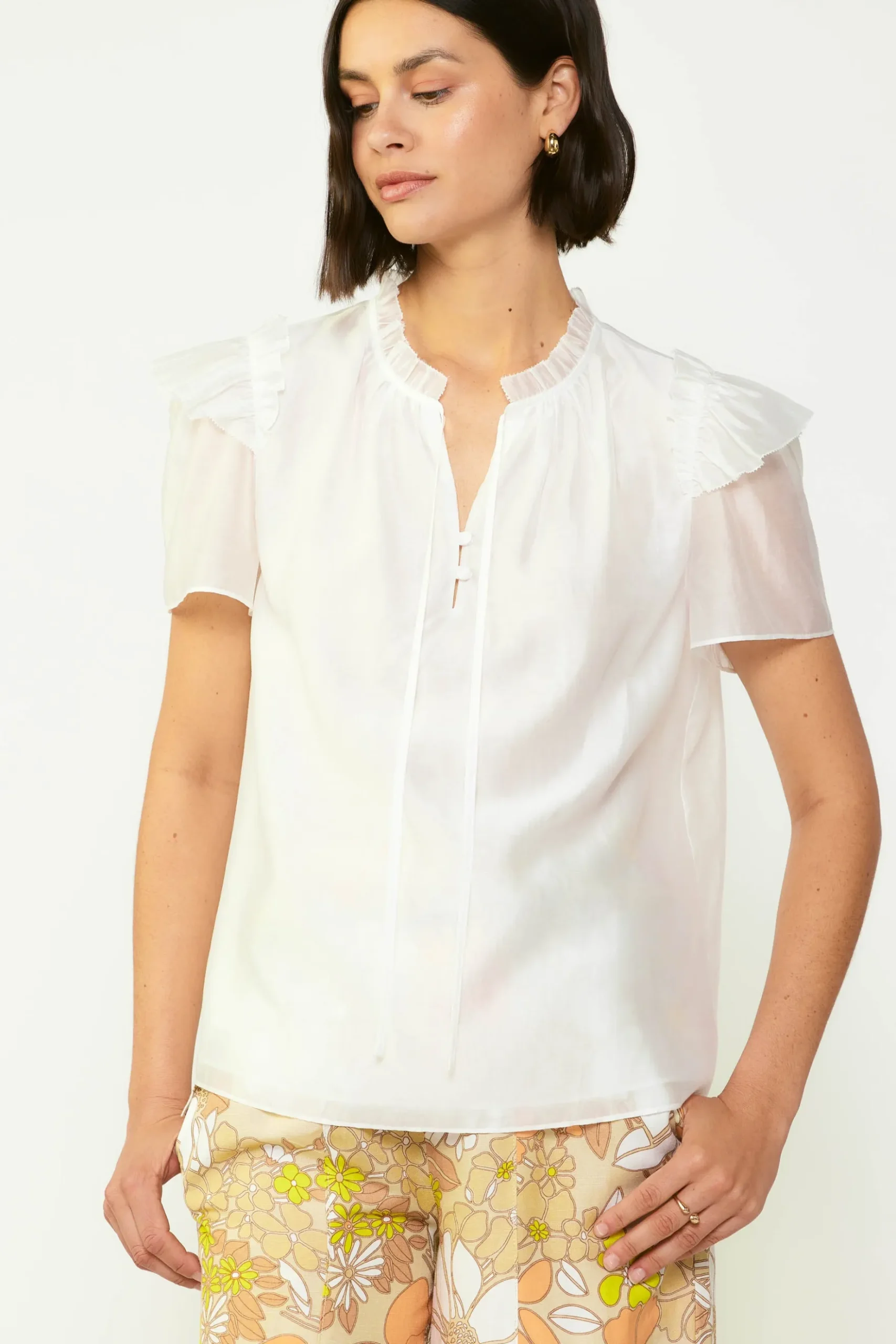 Current Air Ruffled Shoulder Blouse WHITE Fashion