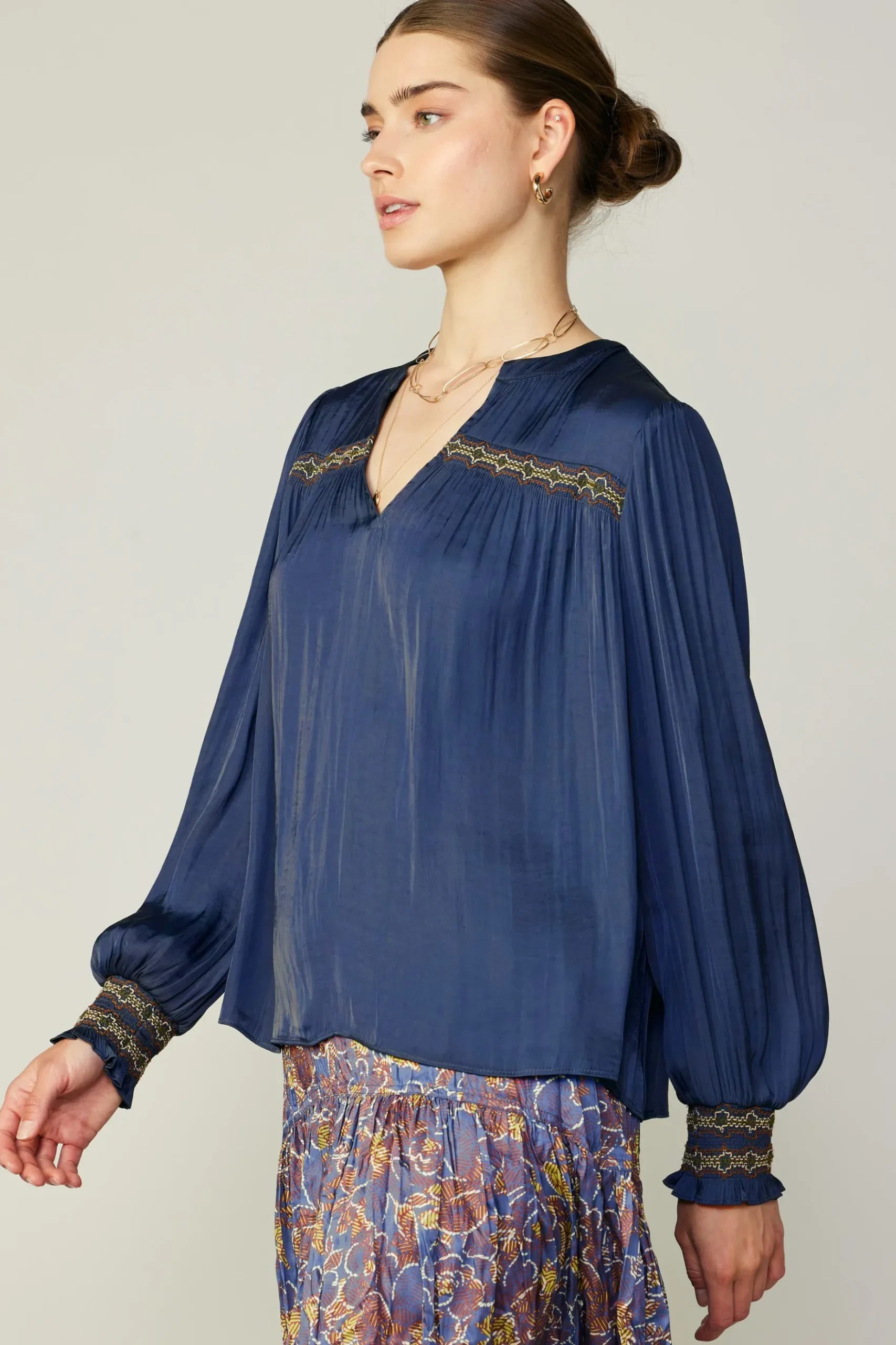 Current Air Santa Fe Embroidered Blouse NAVY Outlet